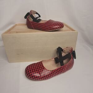 Monkey Feet- Girls Slip on buffalo plaid shoes with black straps- size 7/8